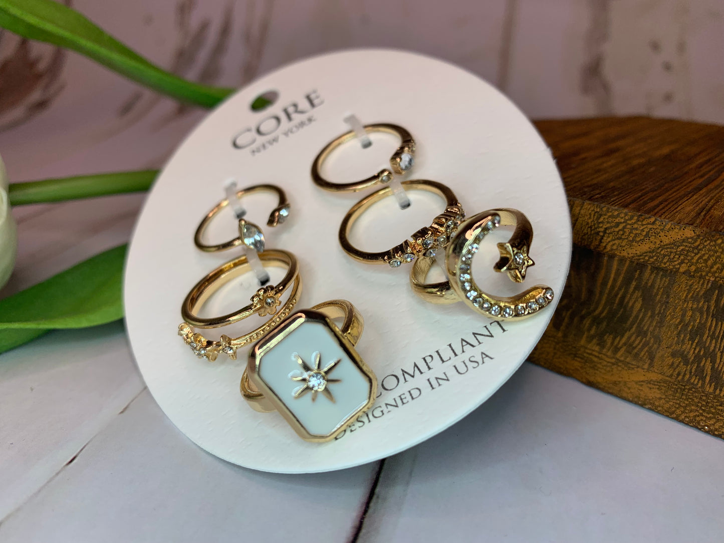 CHANDRA CRYSTAL AND GOLDTONE 7 RING SET