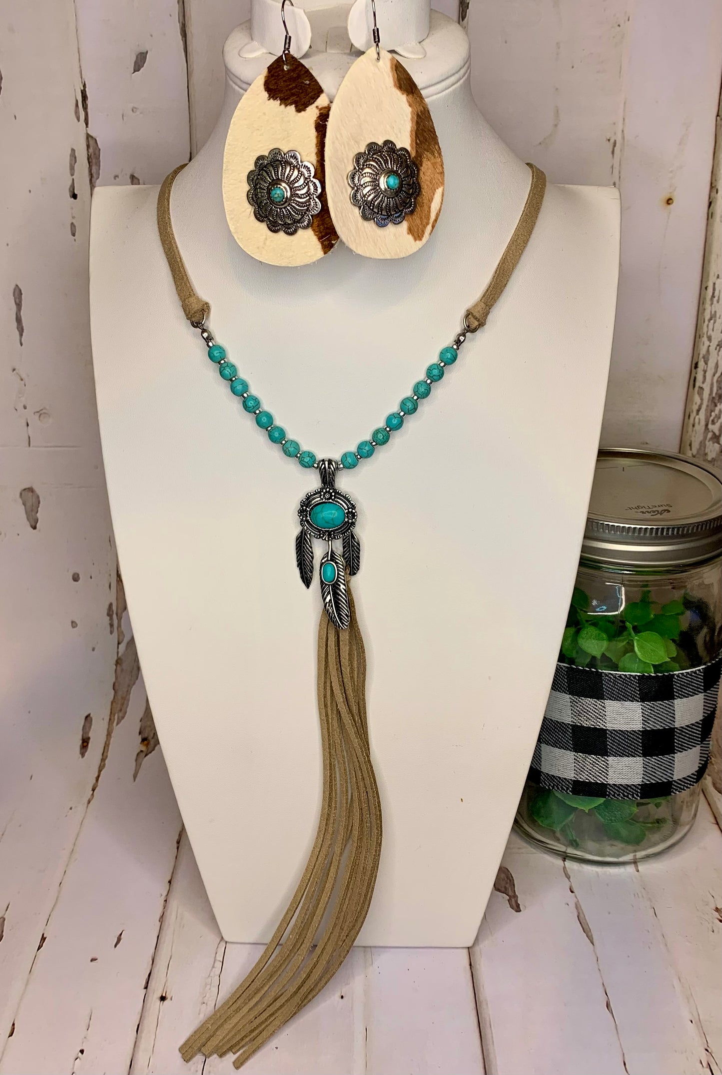FEATHER & COW PRINT CONCHO NECKLACE SET