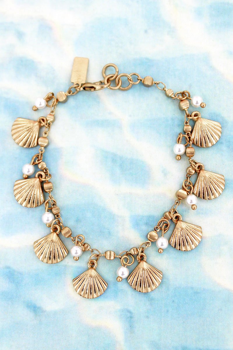 CLAM SHELL AND PEARL SET