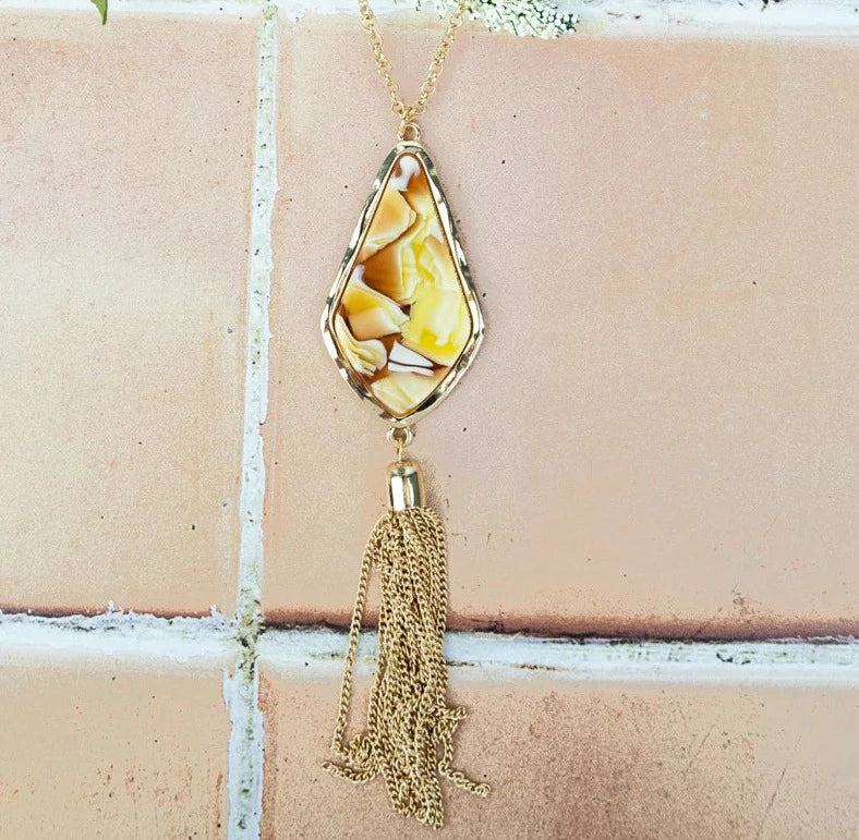 MUSTARD POINT TASSEL NECKLACE AND EARRING SET
